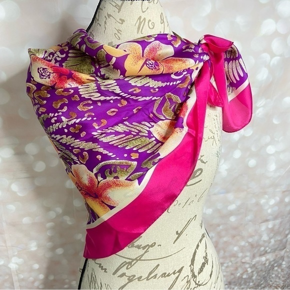 BAAR & Beards Vintage Tropical Floral Silk Scarf - Picture 1 of 4